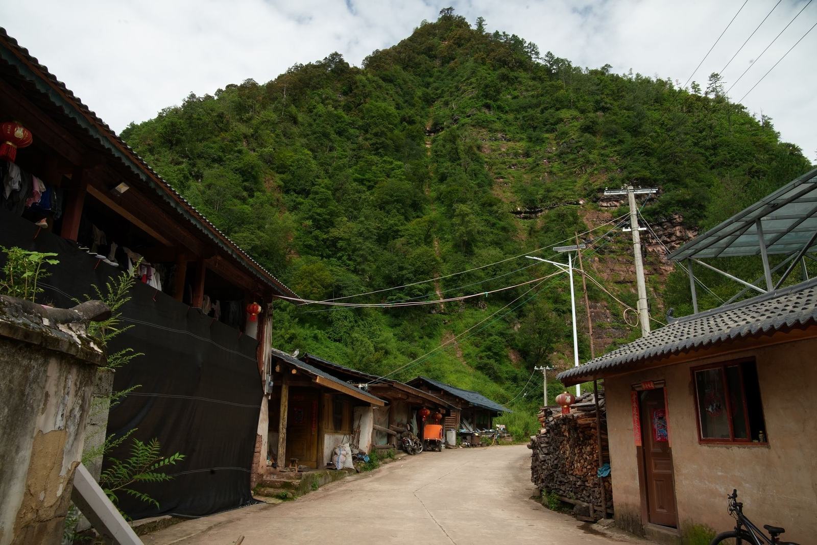 Liju village and the Laojun mountains